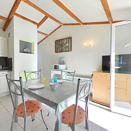 Maisonnette Avec Piscine A - Fr-1-224a-74 Holiday home *